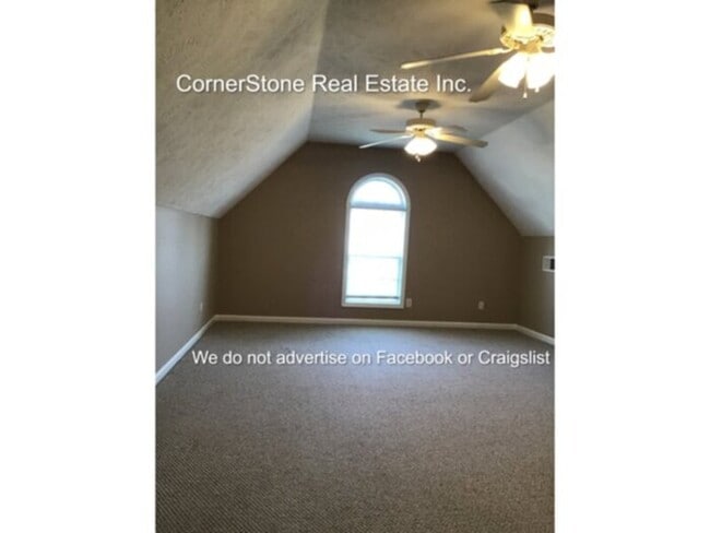 Building Photo - 106 Van Buren Dr