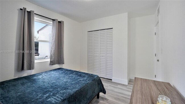 Building Photo - 1441 NE 154th Terrace