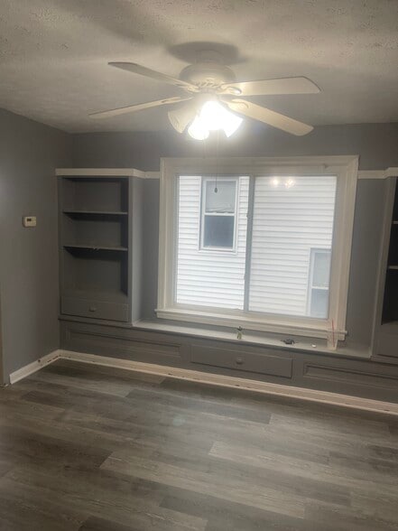 Building Photo - 12417 Watterson Ave