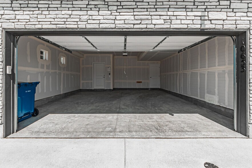 Building Photo - 10653 Columbite Hts