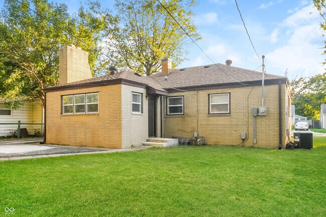 Building Photo - 4769 N Mitchner Ave