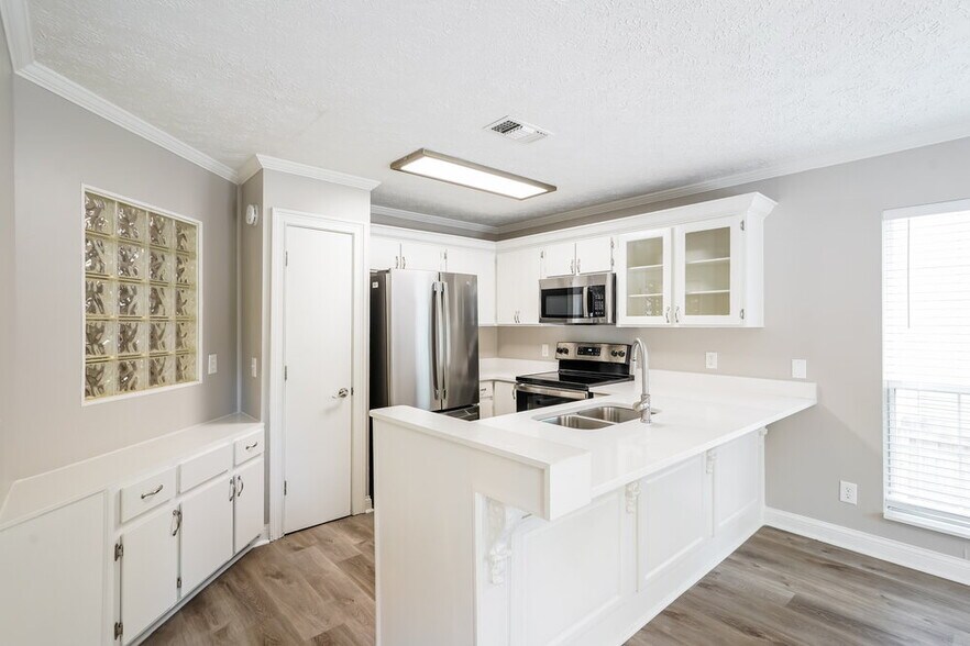 Building Photo - 106 Yocum Dr