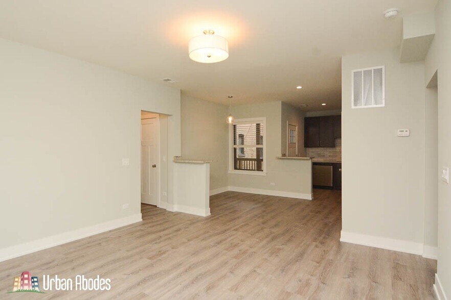 Building Photo - 1139 Maple Ave