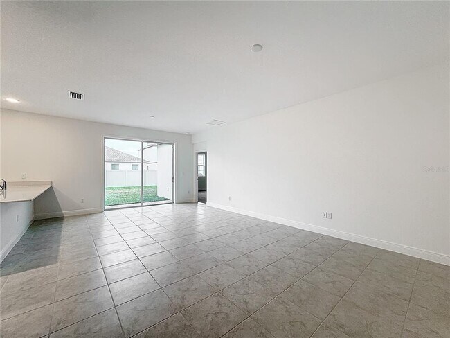 Building Photo - 4959 Shady Pnes Dr
