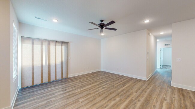 Building Photo - 15608 E 21st Ct N