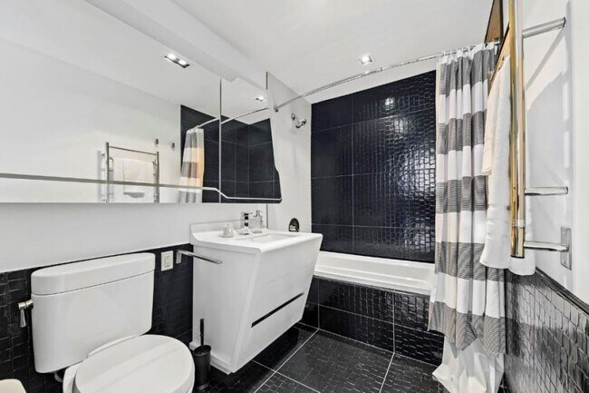 Building Photo - 2 bedroom in NEW YORK NY 10006