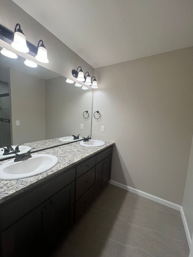 Building Photo - Recently Renovated! Spacious 3 Bedroom Home with Fenced Yard, Patio, and 2-Car Garage With Move I...