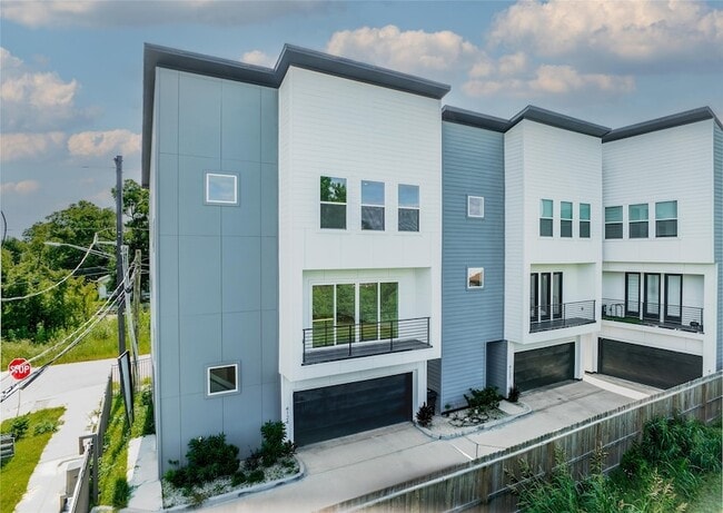 Building Photo - 4124 Buck St