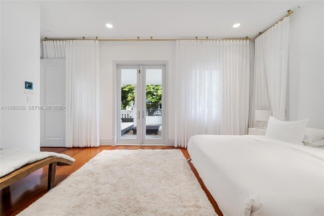 Building Photo - 100 Palm Ave