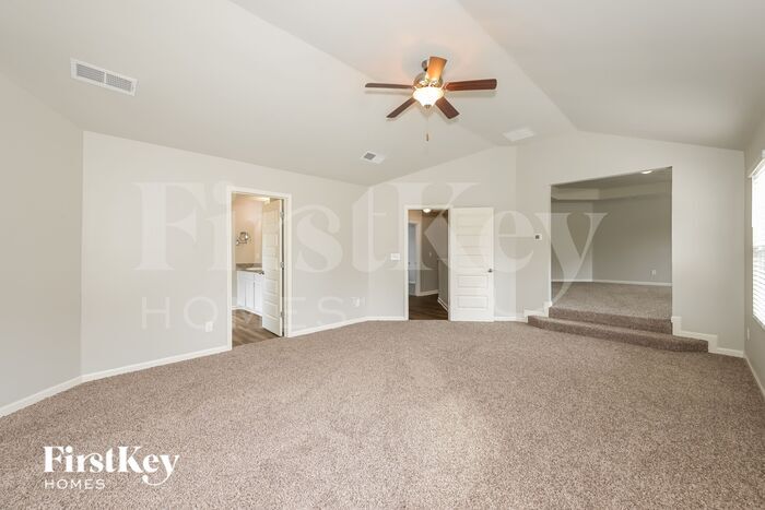 Building Photo - 2106 Massey Ln