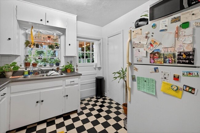 Building Photo - 1454 S Gadsden St