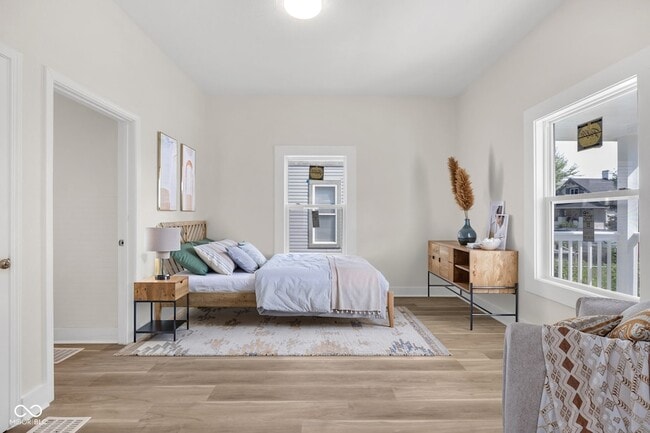 Building Photo - 3160 Graceland Ave