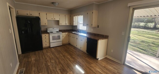 Building Photo - 3810 NW Millbrae Dr