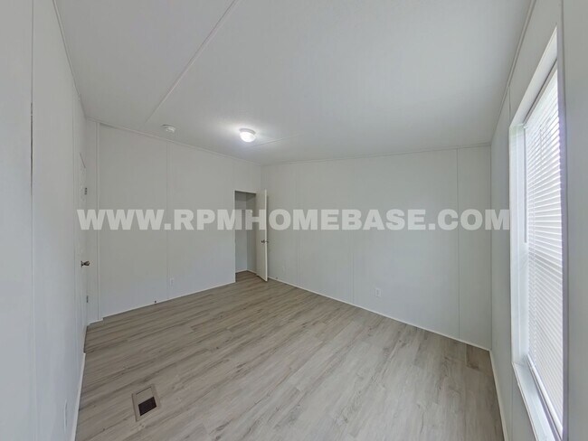 Building Photo - 3079 Cosson Cir