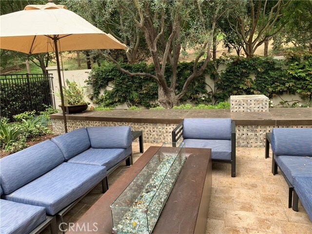 Building Photo - 67 Reunion