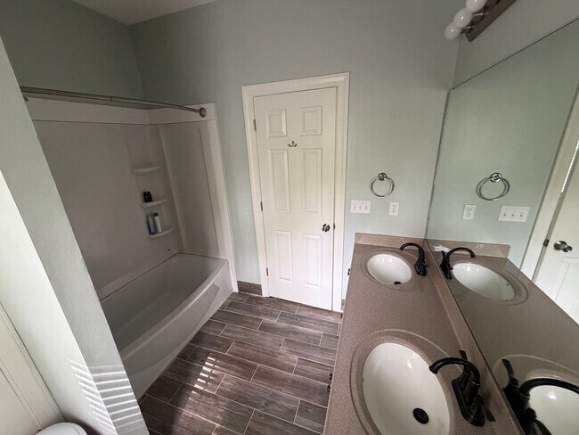 Building Photo - Spacious 3 Bed, 2 Bath Home in Graham, NC - Available for Rent!