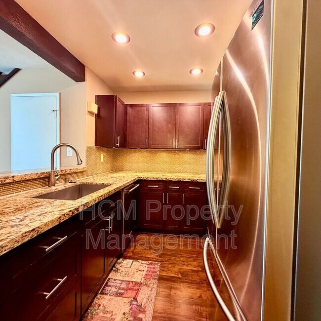 Building Photo - 25761 Le Parc
