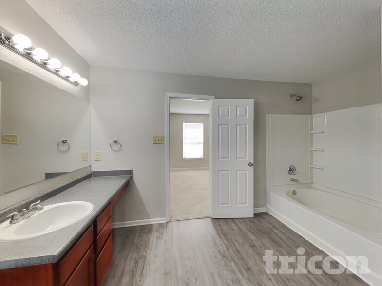 Building Photo - 9899 Olympic Cir