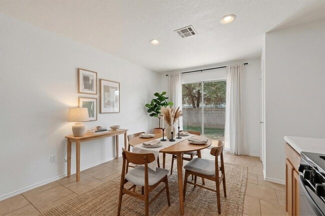 Building Photo - 13124 Maidenhair Tr