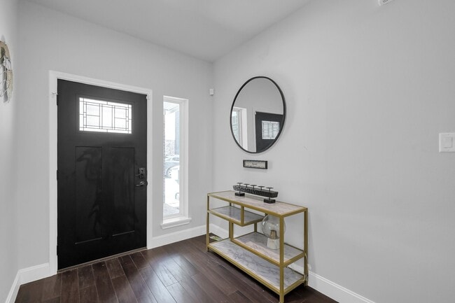 Building Photo - 2116 Oatfield Dr