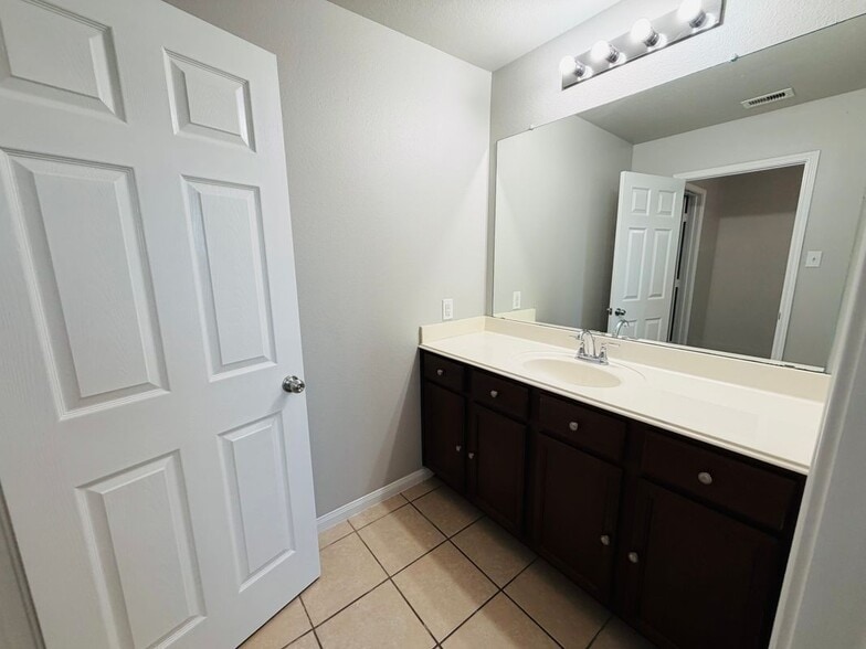 Building Photo - 6926 Atwood Preserve Ct