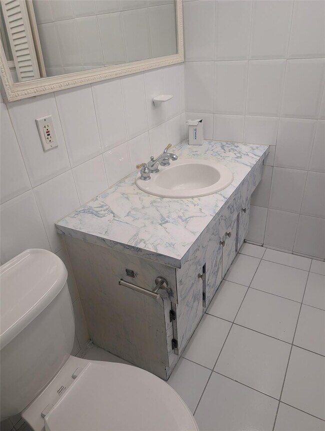 Building Photo - 1740 NW 60th Ave