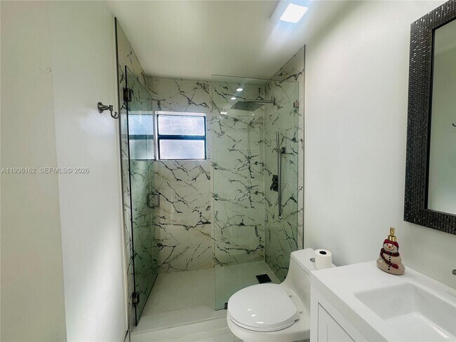 Building Photo - 3815 NW 35th St