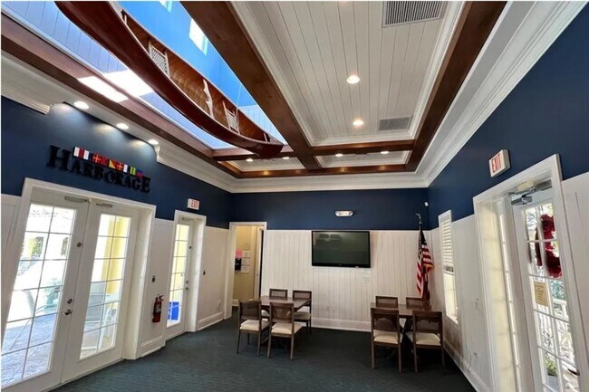 Building Photo - ANNUAL UNFURNISHED 2 bed 2 bath ground floor water front condo in Bradenton