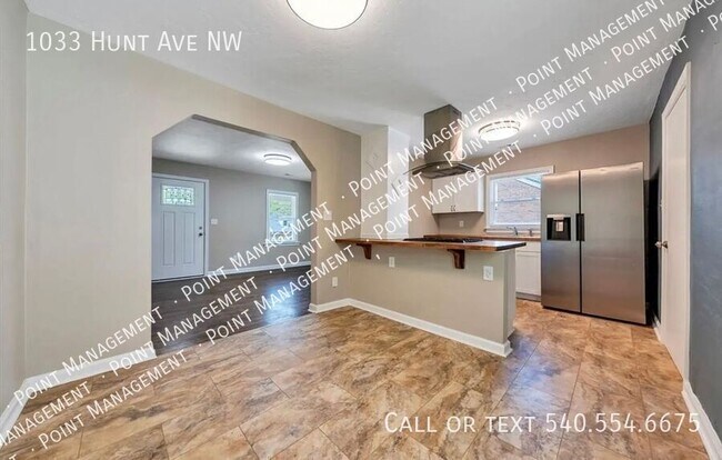Building Photo - 1033 Hunt Ave NW
