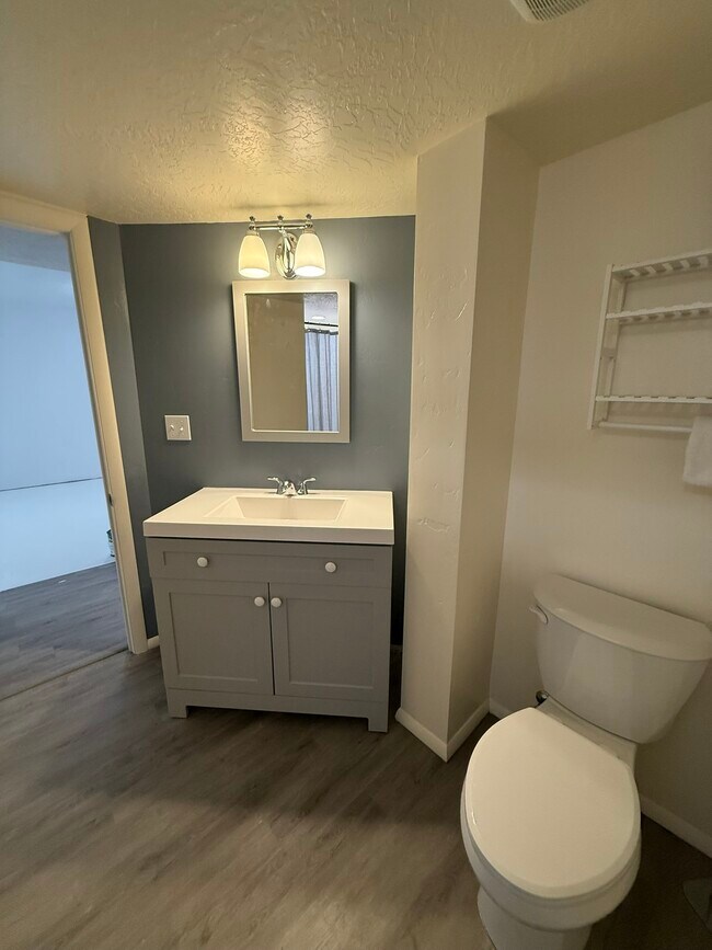 Building Photo - 451 N Montgomery St