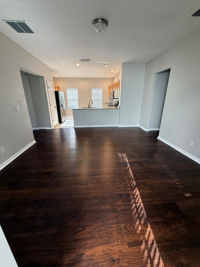 Building Photo - 1110 Oak Pond Dr