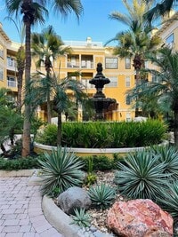 Building Photo - 860 N Orange Ave