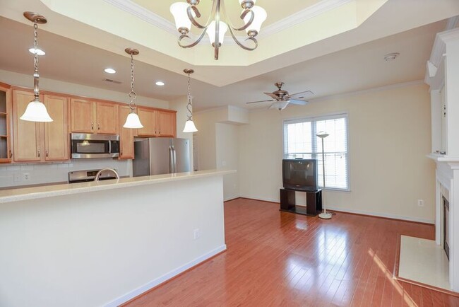 Building Photo - 10360 Caracara Dr