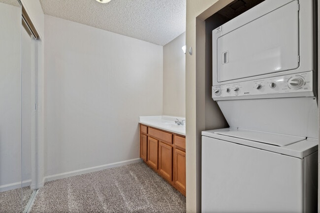 Building Photo - 3705 Lisa Ct