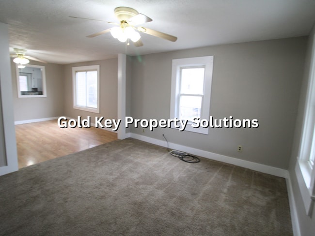 Building Photo - 4 BR 1.5 BA House with Central Air and Covered Porch (SECTION 8 APPROVED)