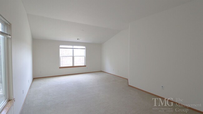 Building Photo - Beautiful 4-Bedroom Home with Custom Finishes & Thoughtful Layout