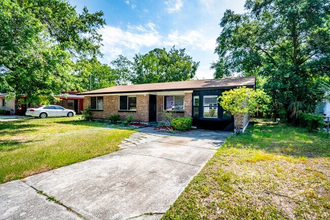 Building Photo - Timuquana 3BR/2BA Solid Brick Home w/ Flex Space & Private Yard