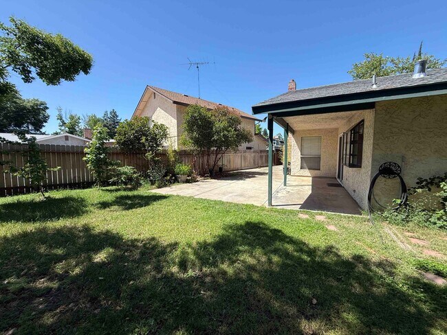 Building Photo - Great 3 Bedroom 2 Bath Home in Rancho Cordova