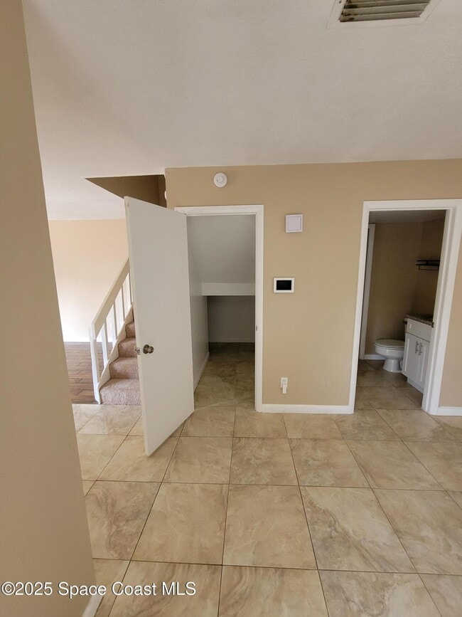 Building Photo - 2313 Vista Oaks Cir NE