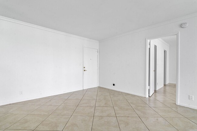 Building Photo - 2701 N Ocean Blvd