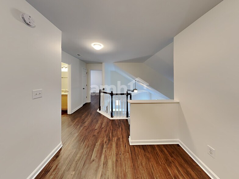 Building Photo - 821 Maurepas Dr