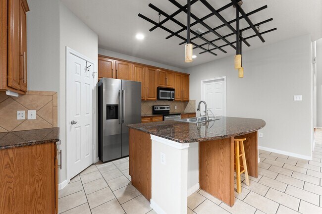 Building Photo - 135 S Spinning Wheel Cir