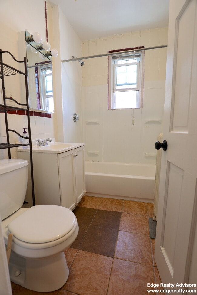 Building Photo - 55 Royal St