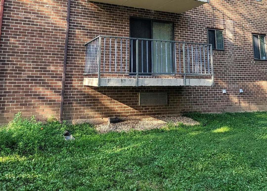 Building Photo - 822A Putnam Blvd