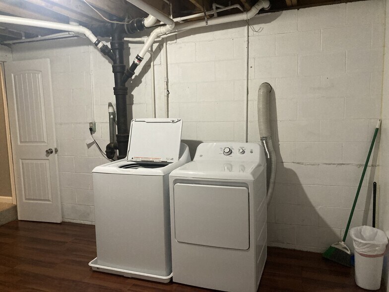 Building Photo - 3504 Vicki St