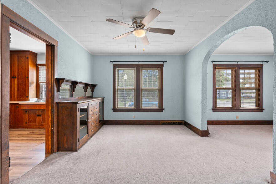 Building Photo - 944 Detroit St