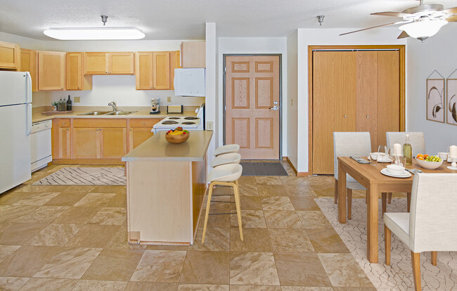 Building Photo - The Villages of Essex Park*