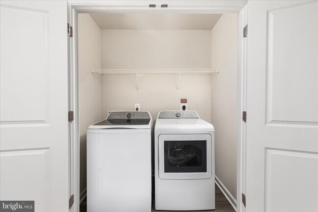 Building Photo - 140 Tye Ct