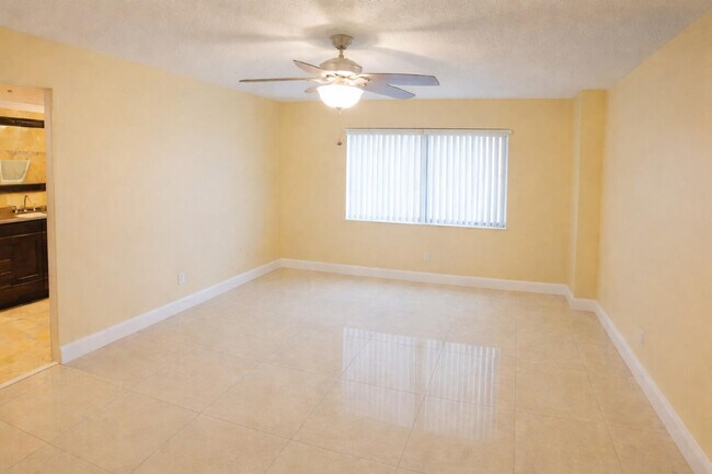 Building Photo - 8020 Hampton Blvd