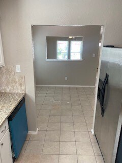 Building Photo - 3134 Tidewater Dr